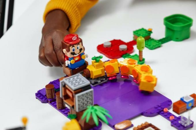 LEGO Super Mario: Rozšiřující sada Wiggler's Poison Swamp