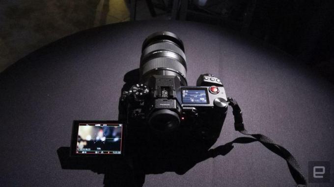 Βιντεοκεντρική κάμερα χωρίς καθρέφτη πλήρους κάδρου Panasonic S1H